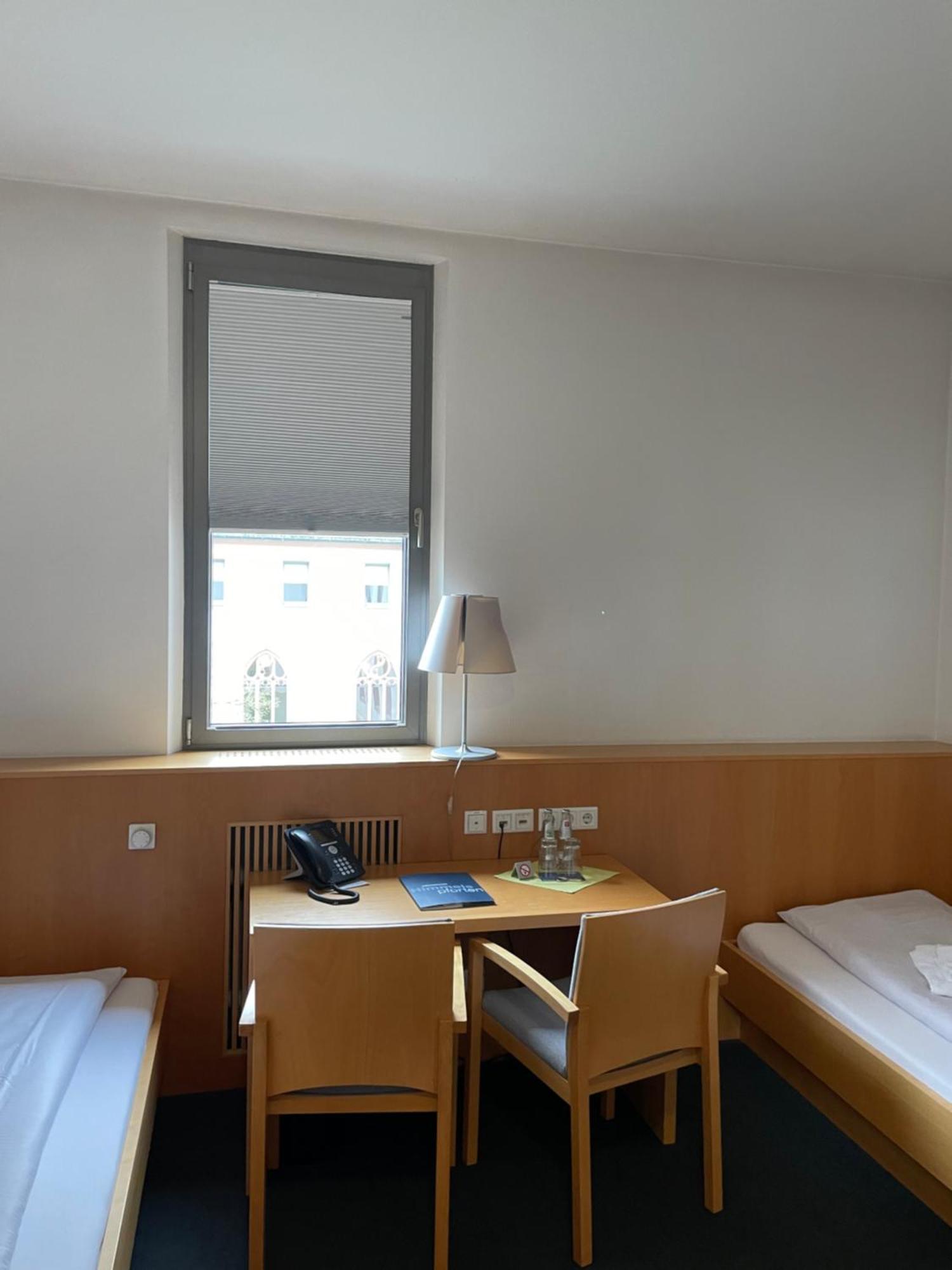 Tagungshaus Himmelspforten - Self Check-In Вюрцбург Екстер'єр фото